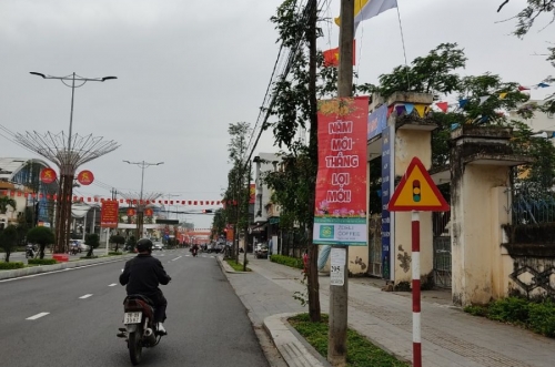 Nên chọn dịch vụ treo cờ phướn tại Quảng Ngãi ở đâu tốt nhất?